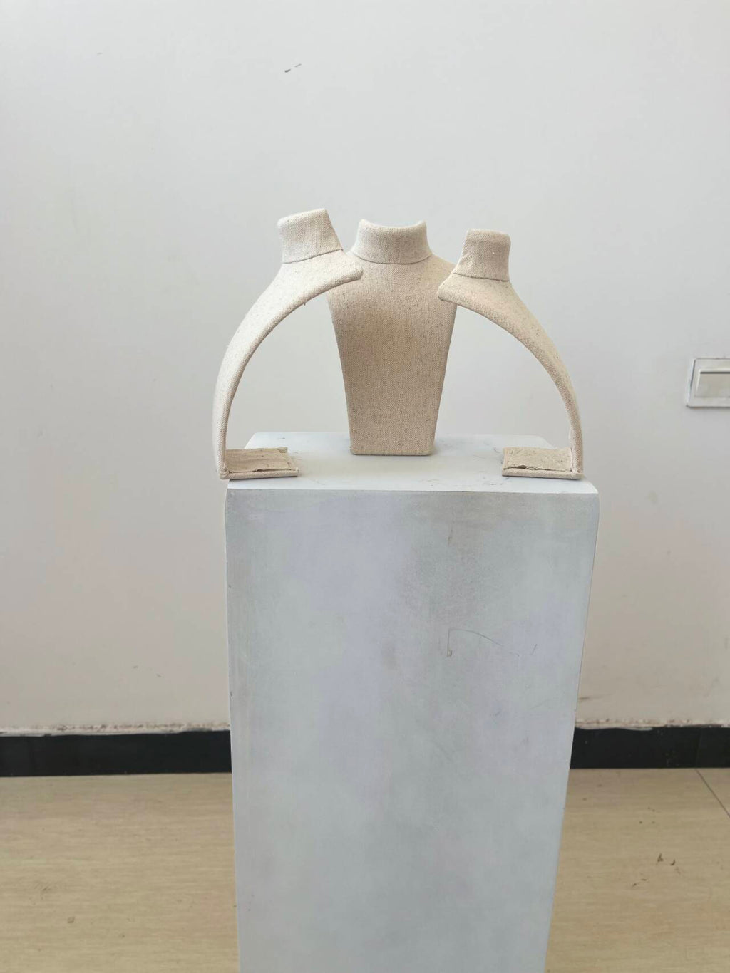 20cm(7.87inch) Linen Free Standing Jewelry Necklace Earrings Display Stand Holder L01